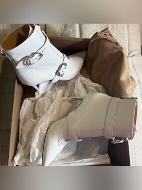 Gianvito Rossi White Nappa Leather Pointed-Toe Buckle Ankle Boots | Size 6.5